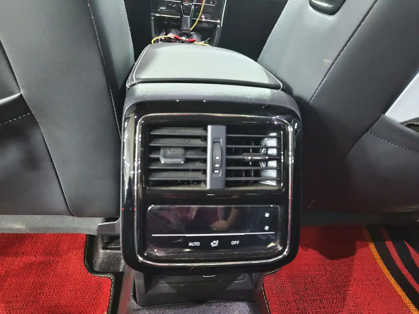Volkswagen Passat 2023 330TSI Starlight Elite Edition фото 14