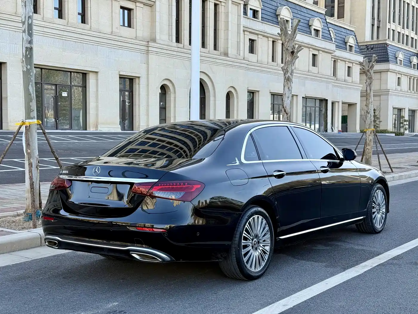 MERCEDES-BENZ E CLASS