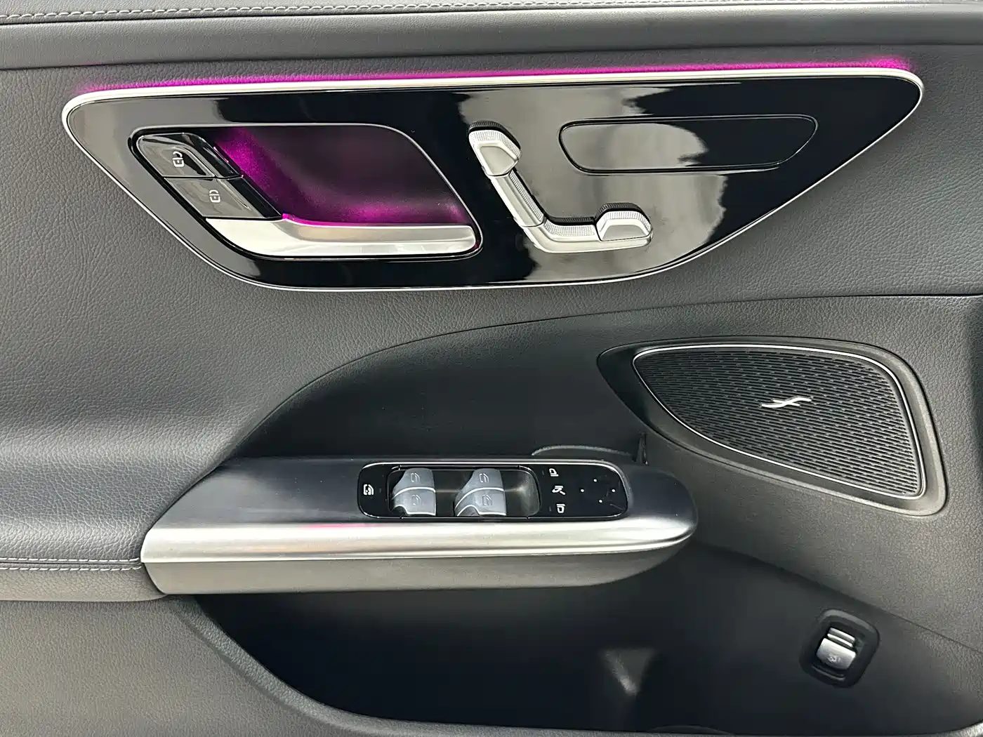 Mercedes-Benz C-Class 2023 C 200 L Sport фото 19