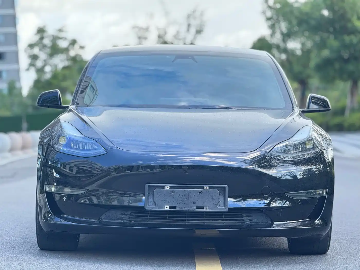 TESLA MODEL 3