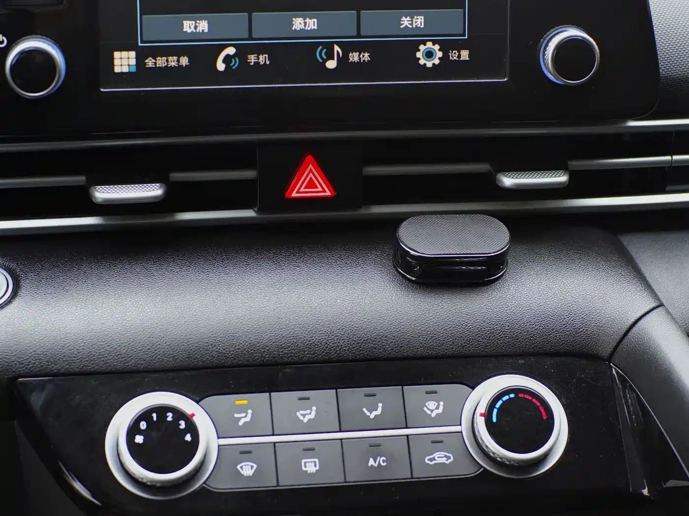 Hyundai Elantra 2022 1.5L CVT GLX Elite Edition фото 14
