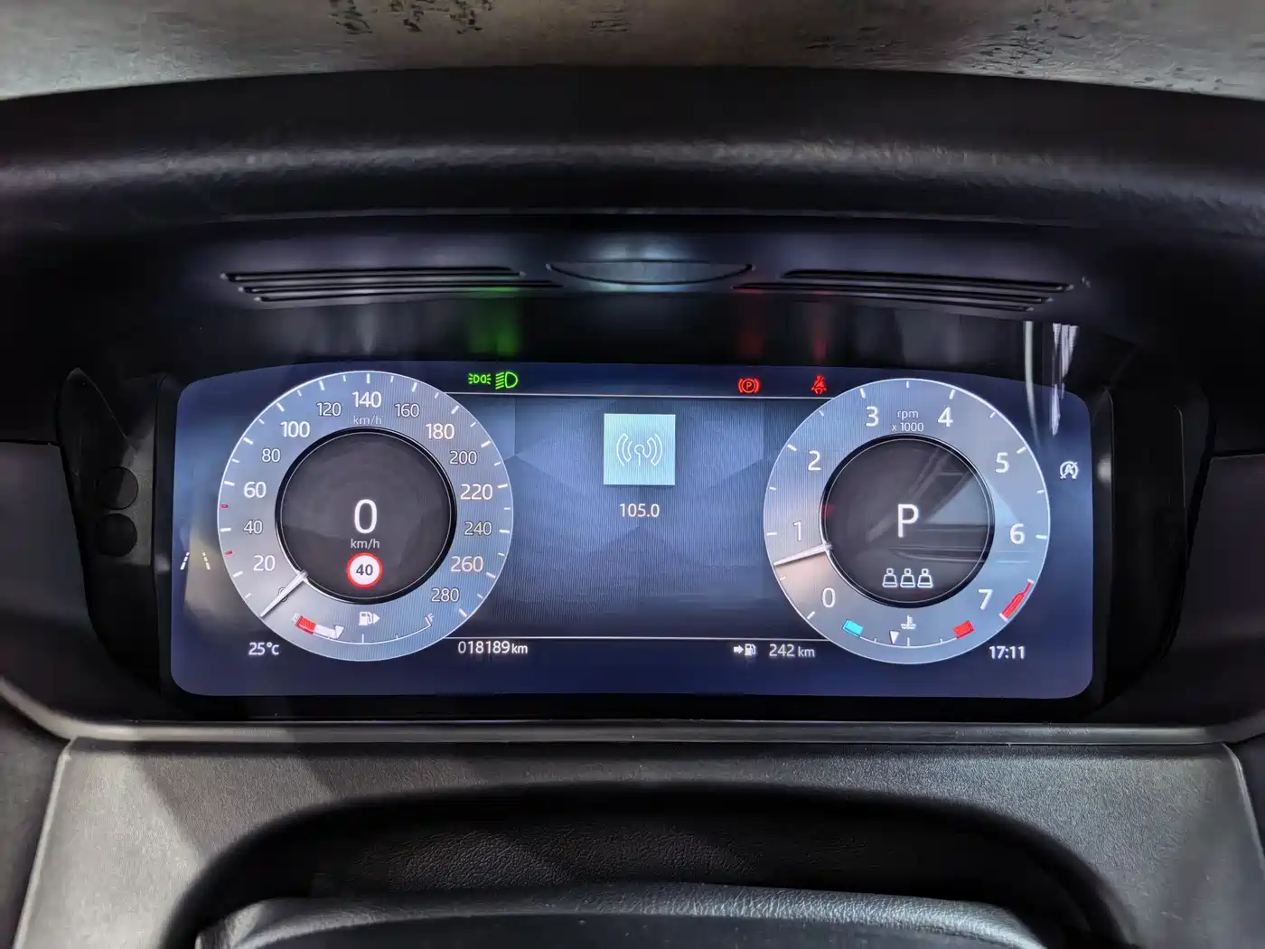 Land Rover Range Rover Velar 2025 S фото 4