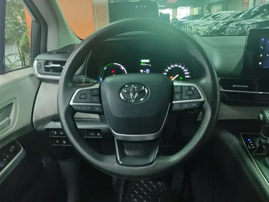Toyota Granvia 2025 2024 2.5L Hybrid Comfort