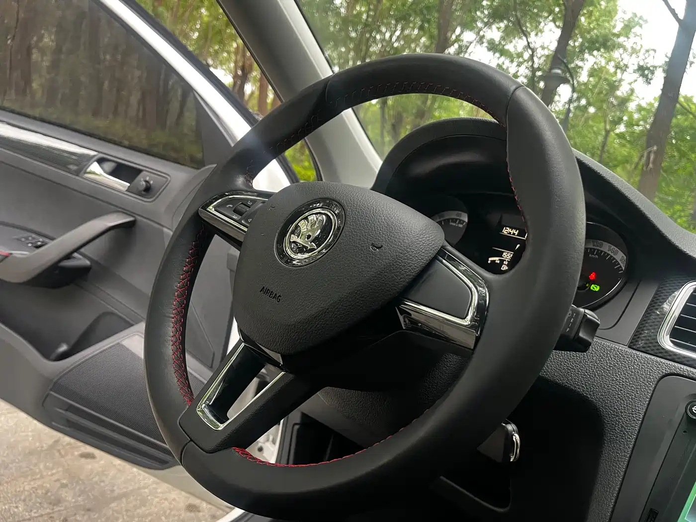 Škoda Skoda Rapid Spaceback 2018 TSI230 DSG Sport Edition фото 13