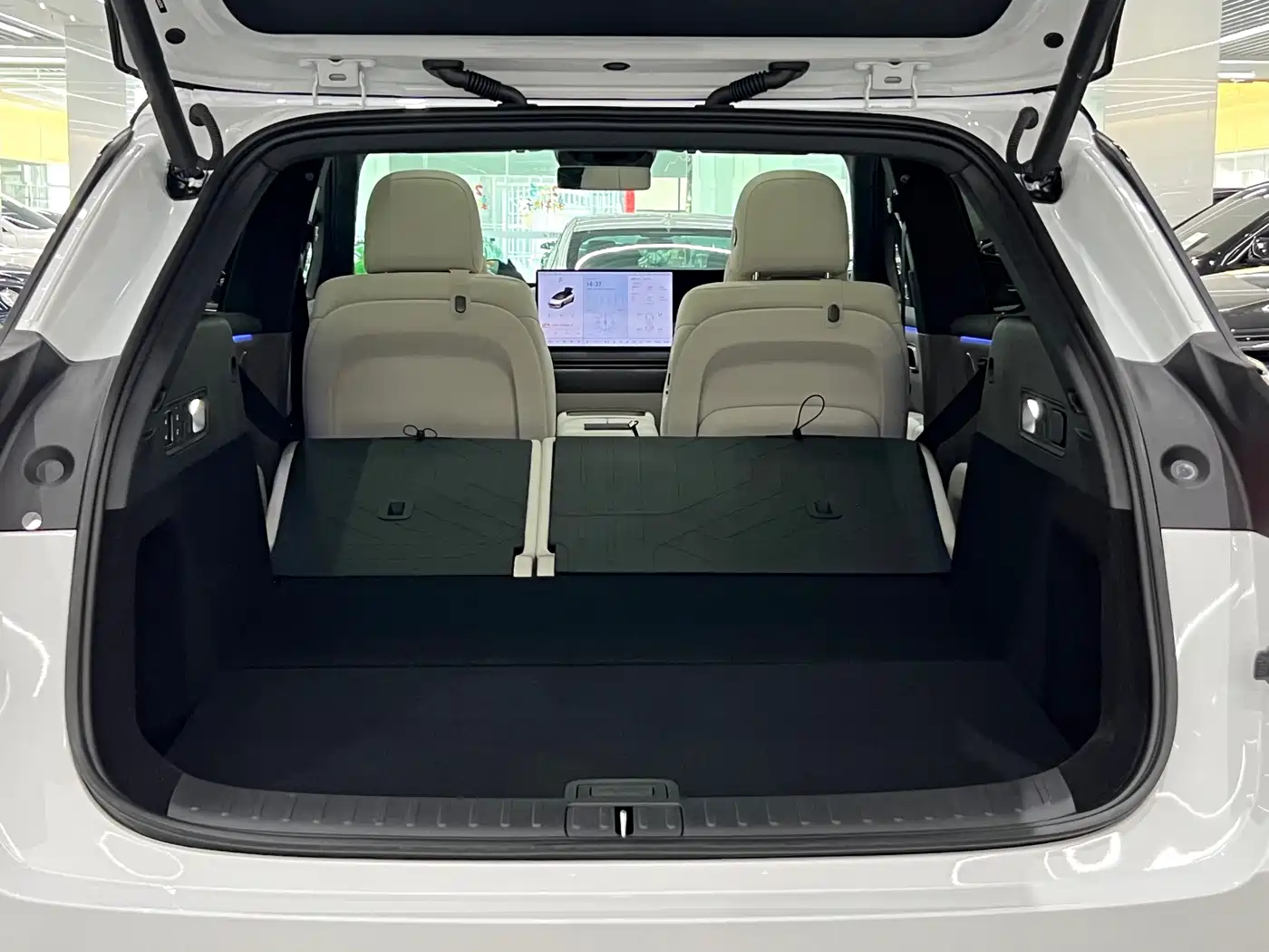 Li Auto i6 2026 2025 2WD Base Model