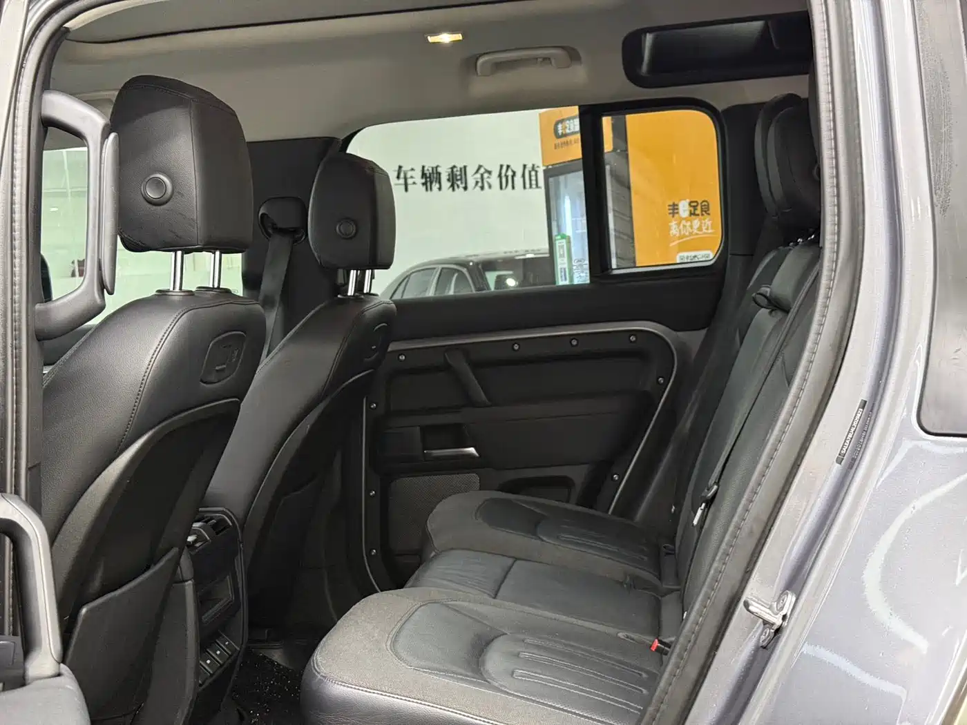 Land Rover Defender 2021 110 P400 X фото 8