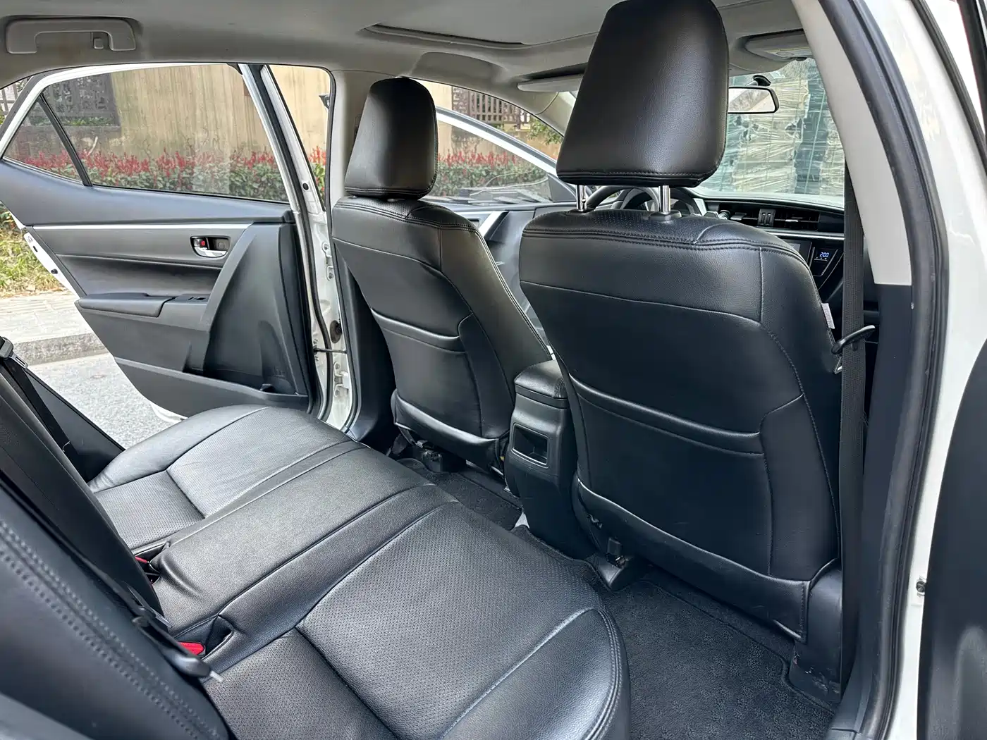 Toyota Corolla 2018 1.2T S-CVT GL-i Smart Shine Edition фото 14