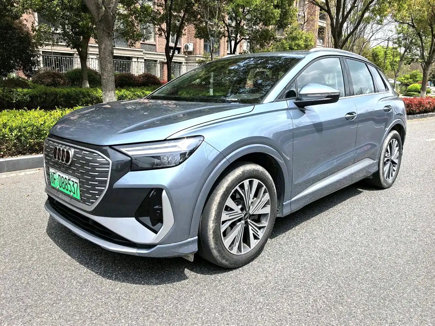 AUDI Q4 E TRON