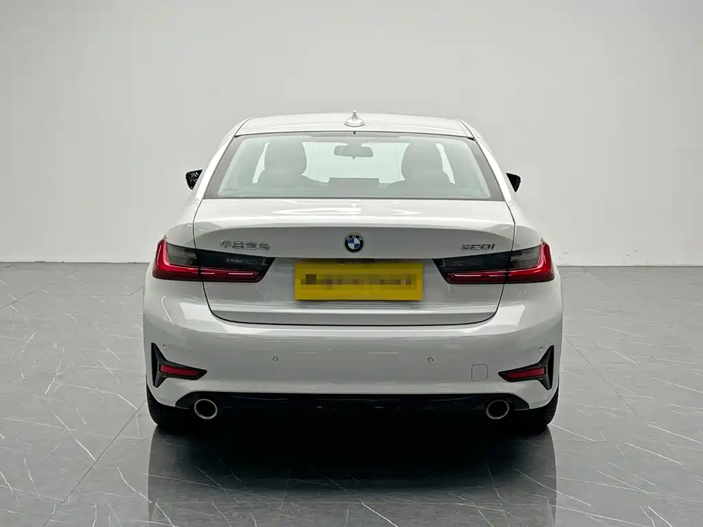 Photo 5 - BMW 3 Series
