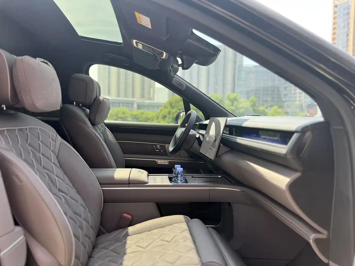 NIO ES8 2026 2025 Model 6-Seat Executive Luxury Edition
