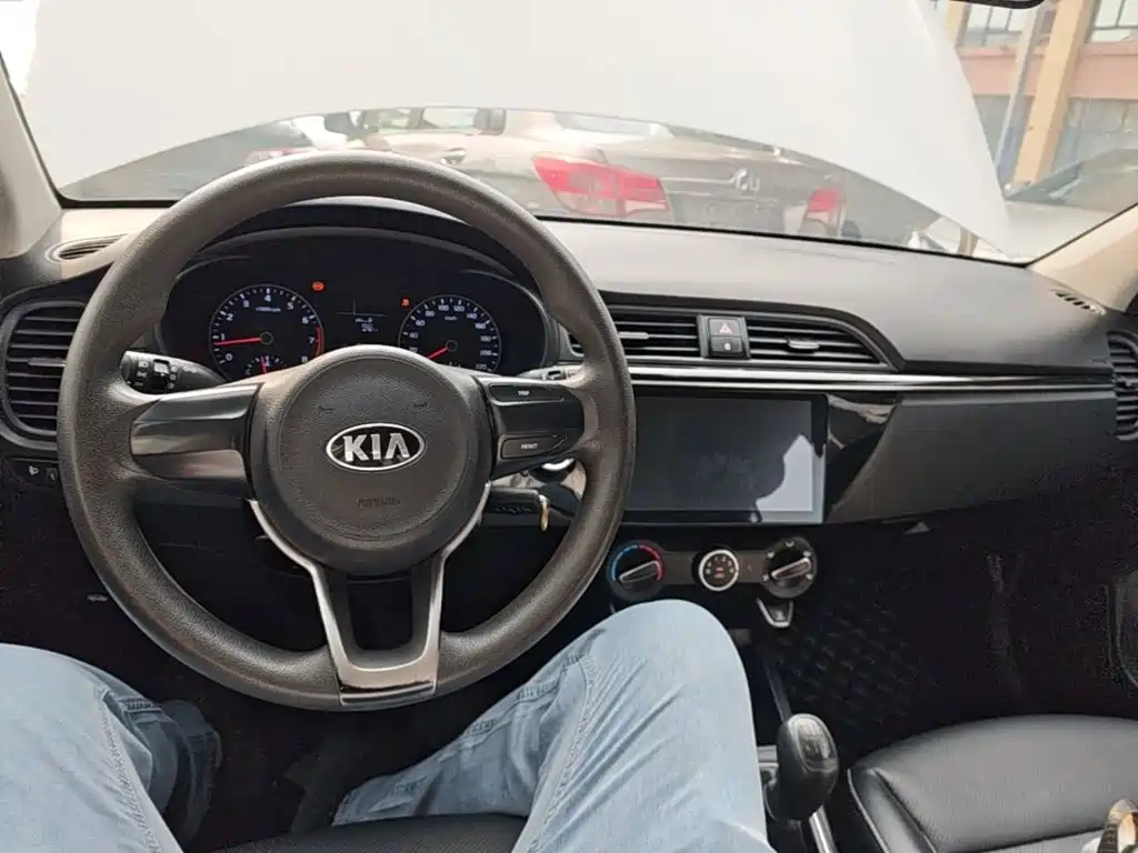 Kia K2 2018 2017 Sedan 1.4L MT 15th Anniversary Special Edition GLS