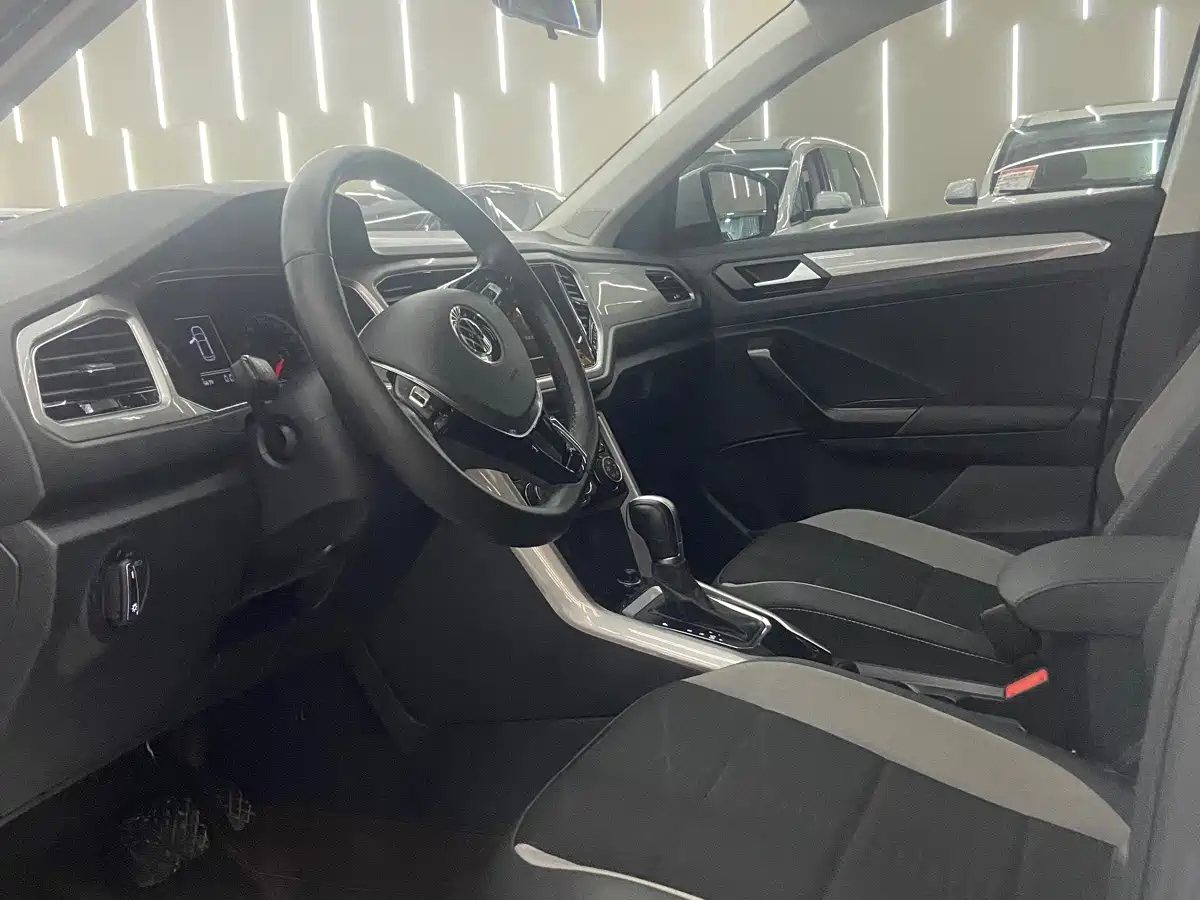 Фото 6 - Volkswagen T-ROC
