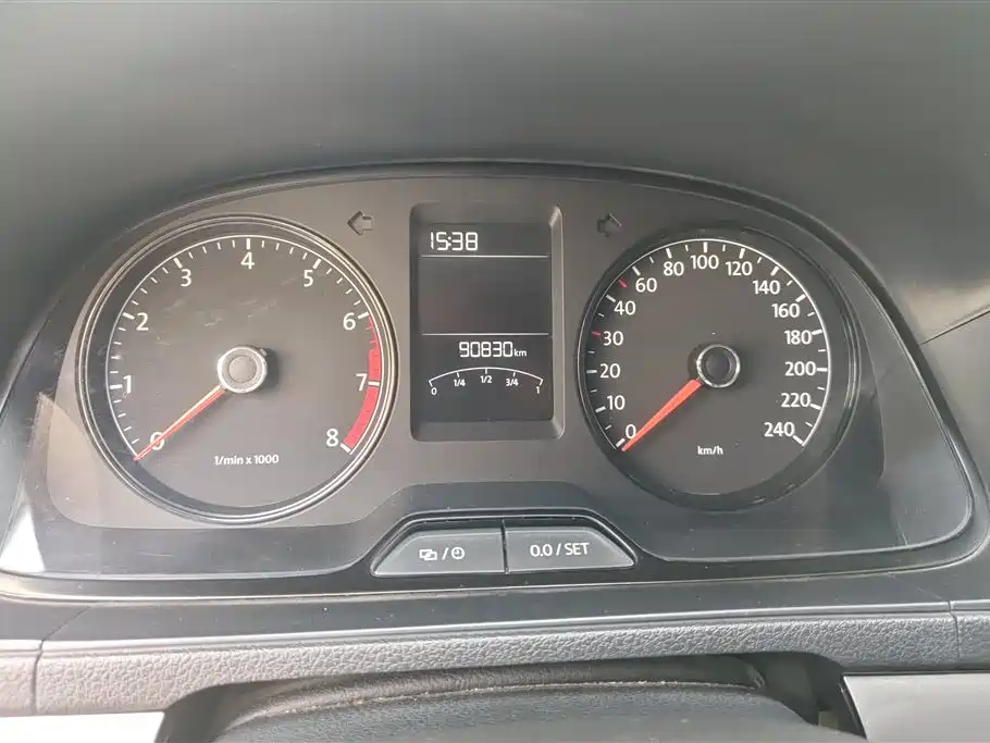 Volkswagen Lavida 2013 1.6L Automatic Trend Edition фото 14