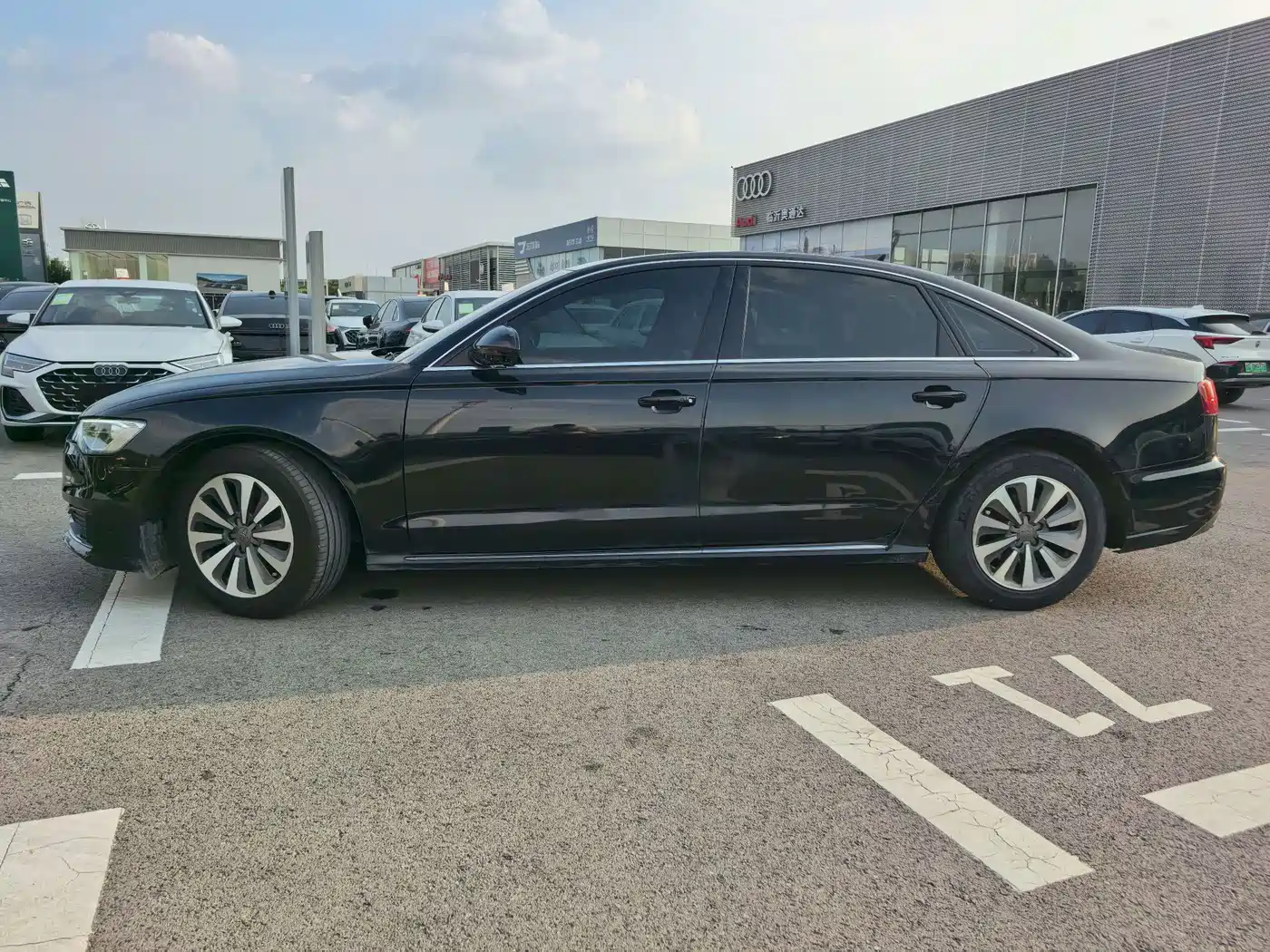 Фото 4 - Audi A6L