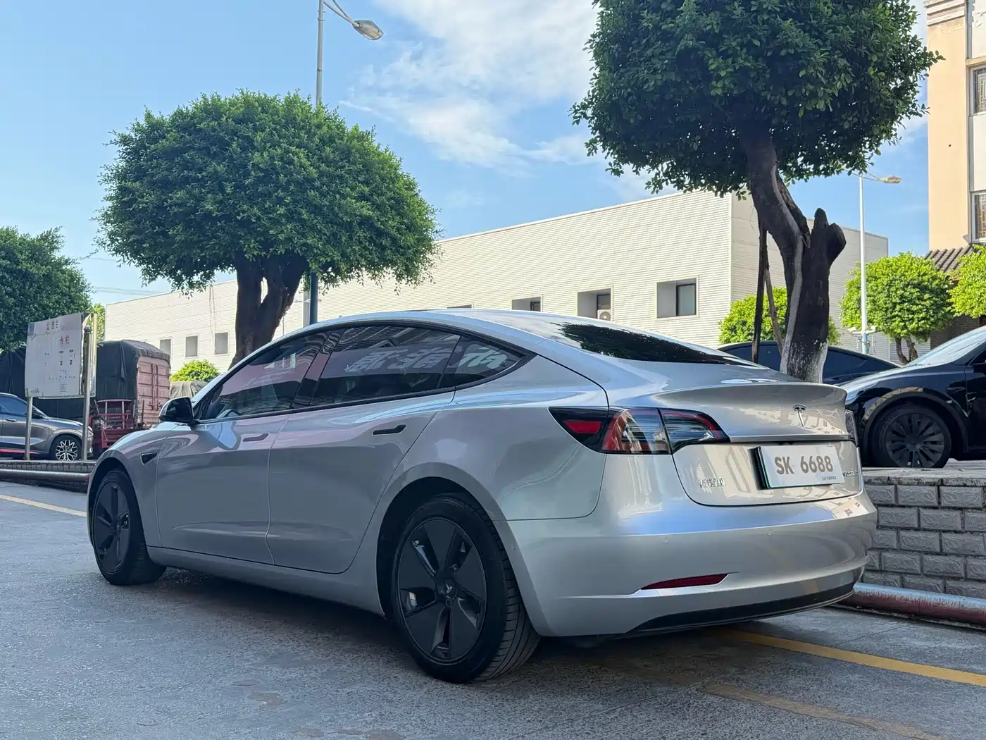 Фото 4 - Tesla Model 3