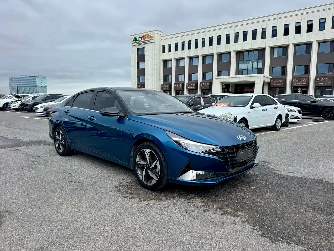 Hyundai Elantra 2021 1.5L CVT TOP Flagship Edition фото 3