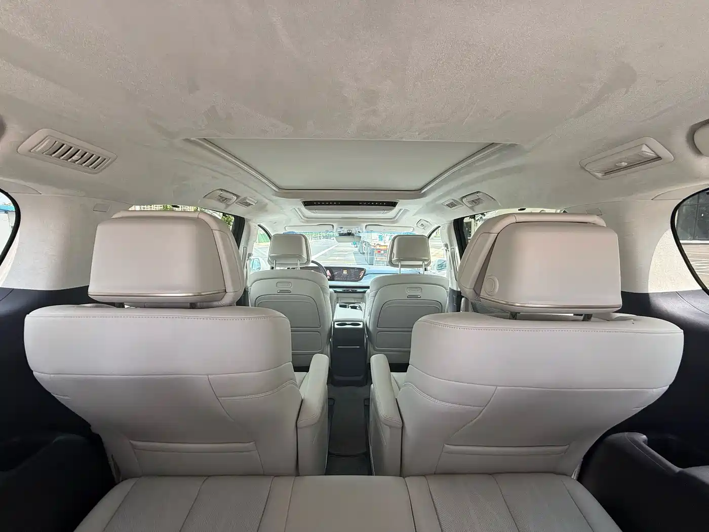 Photo 9 - Buick GL8