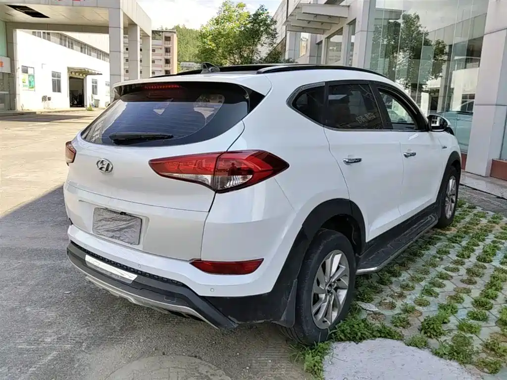 Hyundai Tucson 2015 1.6T Dual Clutch 2WD Smart фото 7