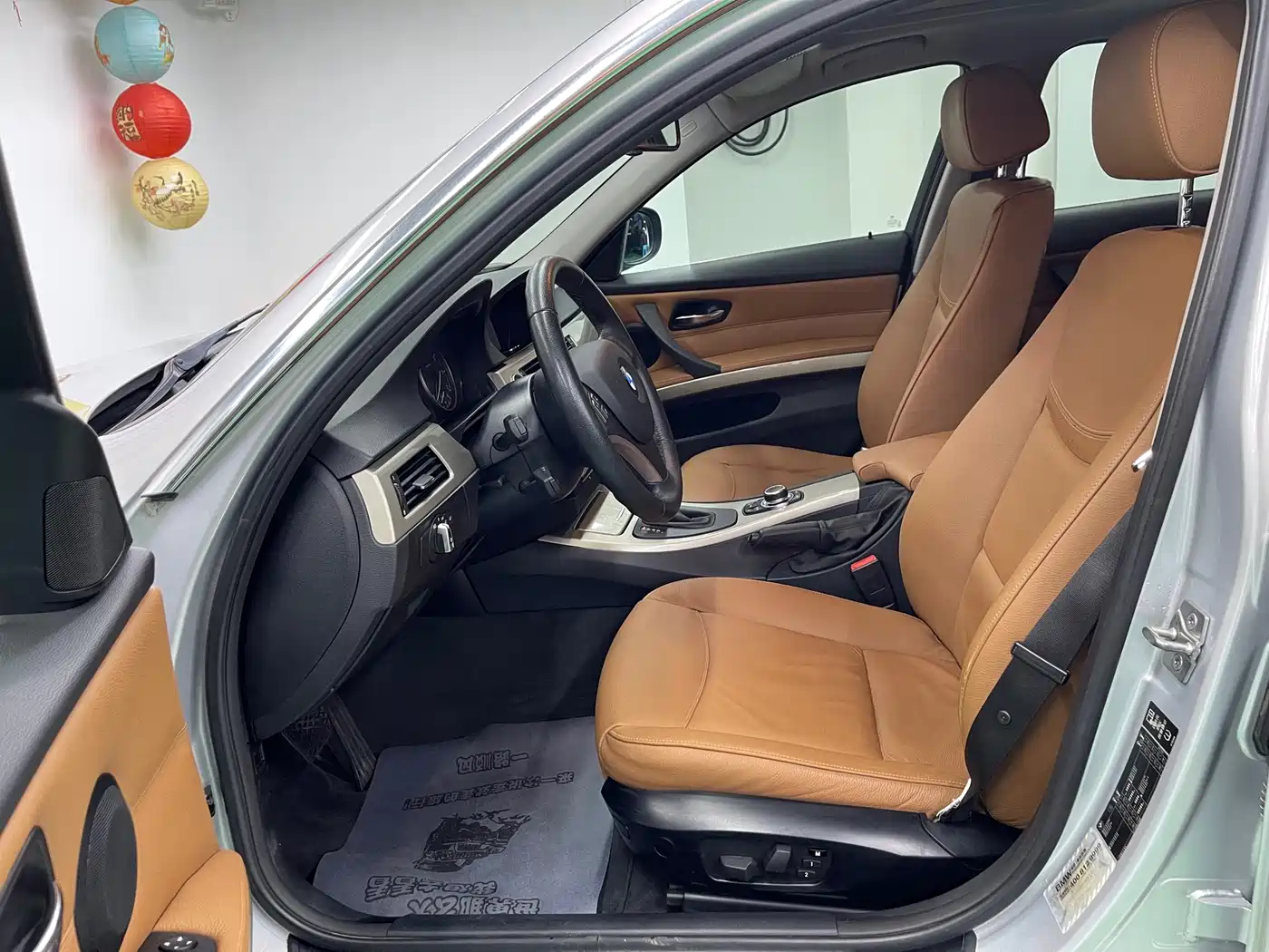 BMW 3 Series 2011 320i Luxury фото 8