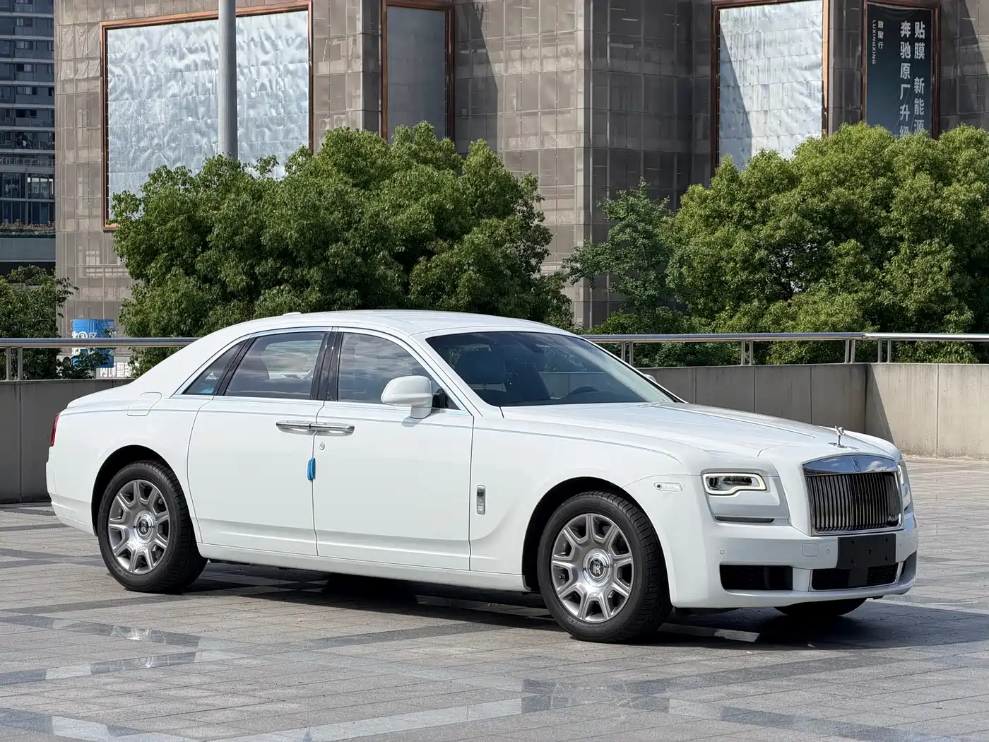 Rolls-Royce Ghost 2018 6.6T Standard Wheelbase фото 9