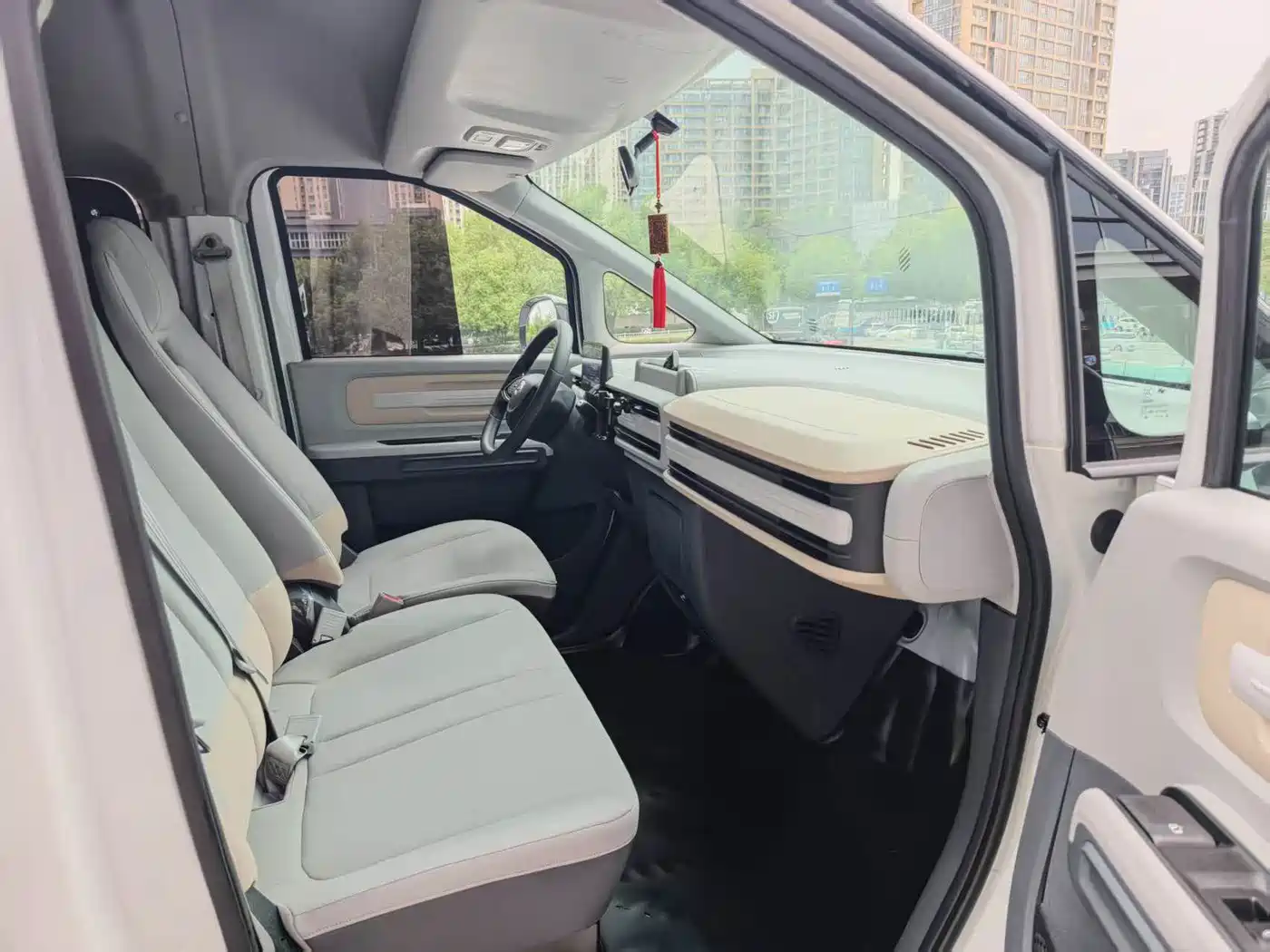SAIC Maxus Dana V1 2025 2025 Model V1+ Long Wheelbase High Roof Multi-Purpose Edition (62kWh)