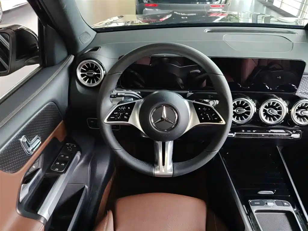 Mercedes-Benz GLB 2024 Facelift GLB 220 Dynamic фото 17