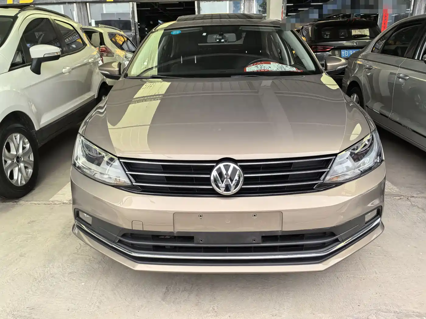 Volkswagen Sagitar 2015 230TSI Automatic Comfort фото 2