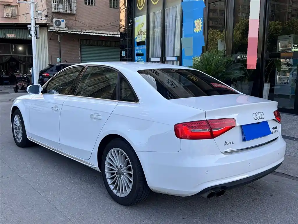 Audi A4L 2015 35 TFSI Auto Comfort фото 6