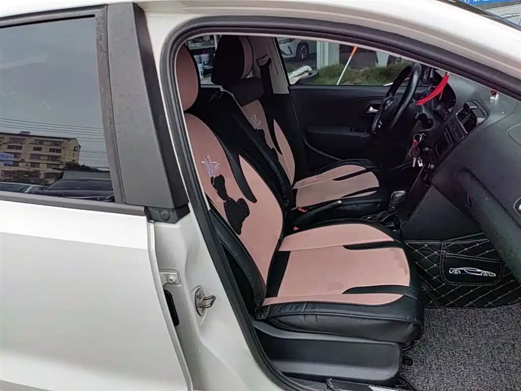 Volkswagen Polo 2016 1.6L Automatic Comfort фото 25