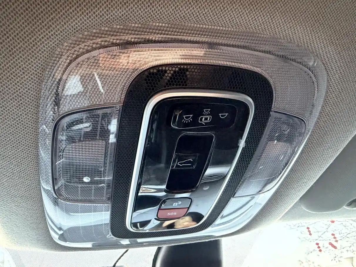 Hyundai Elantra 2023 Model 1.5L CVT LUX Premium Edition фото 19