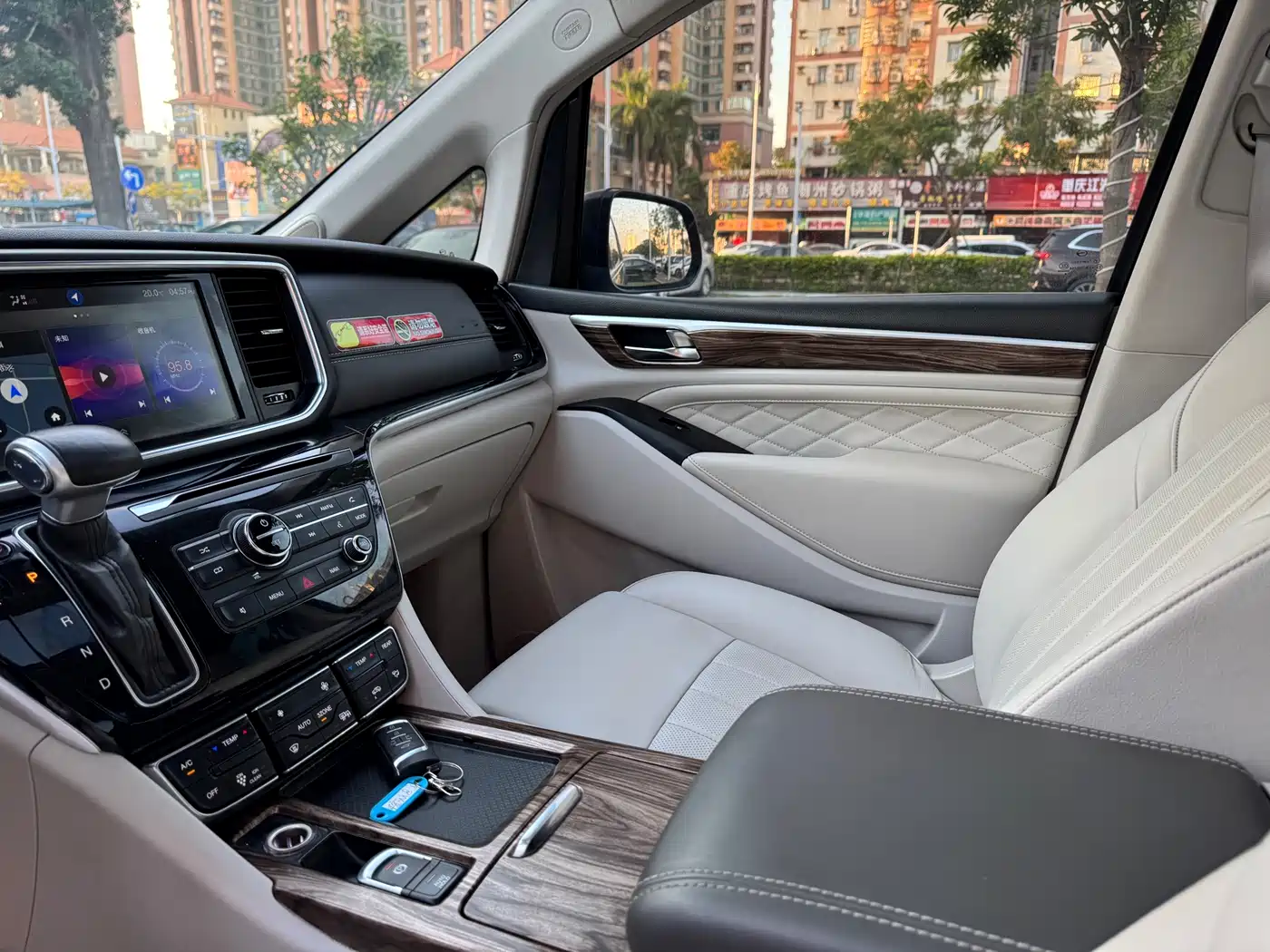 GAC Trumpchi Trumpchi M8 2018 320T Premium Edition фото 8