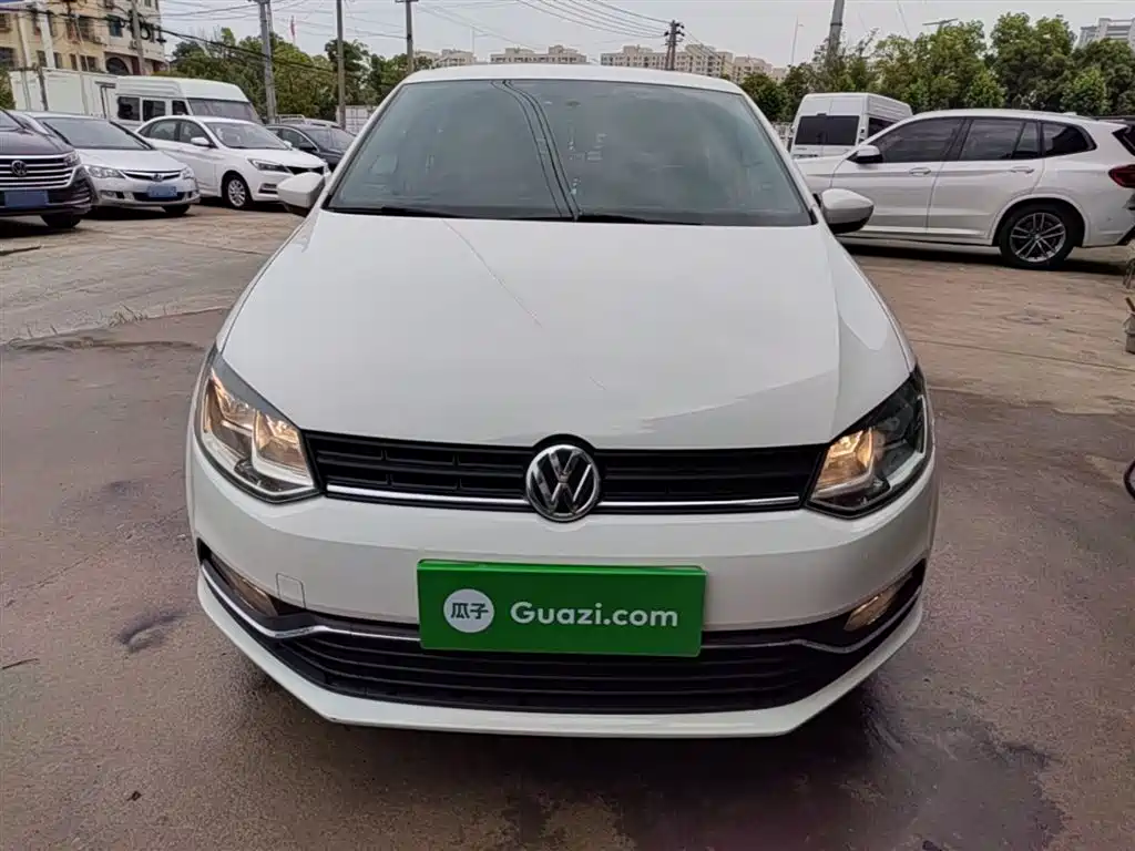 Volkswagen Polo 2016 1.6L Automatic Comfort фото 3