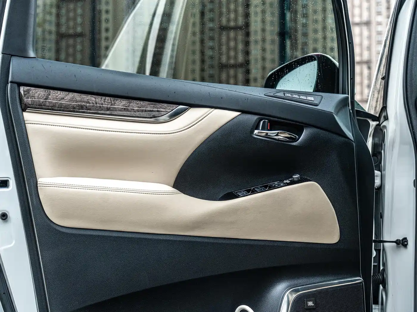 Toyota Vellfire 2021 Crown Hybrid 2.5L HV Premium Edition фото 9