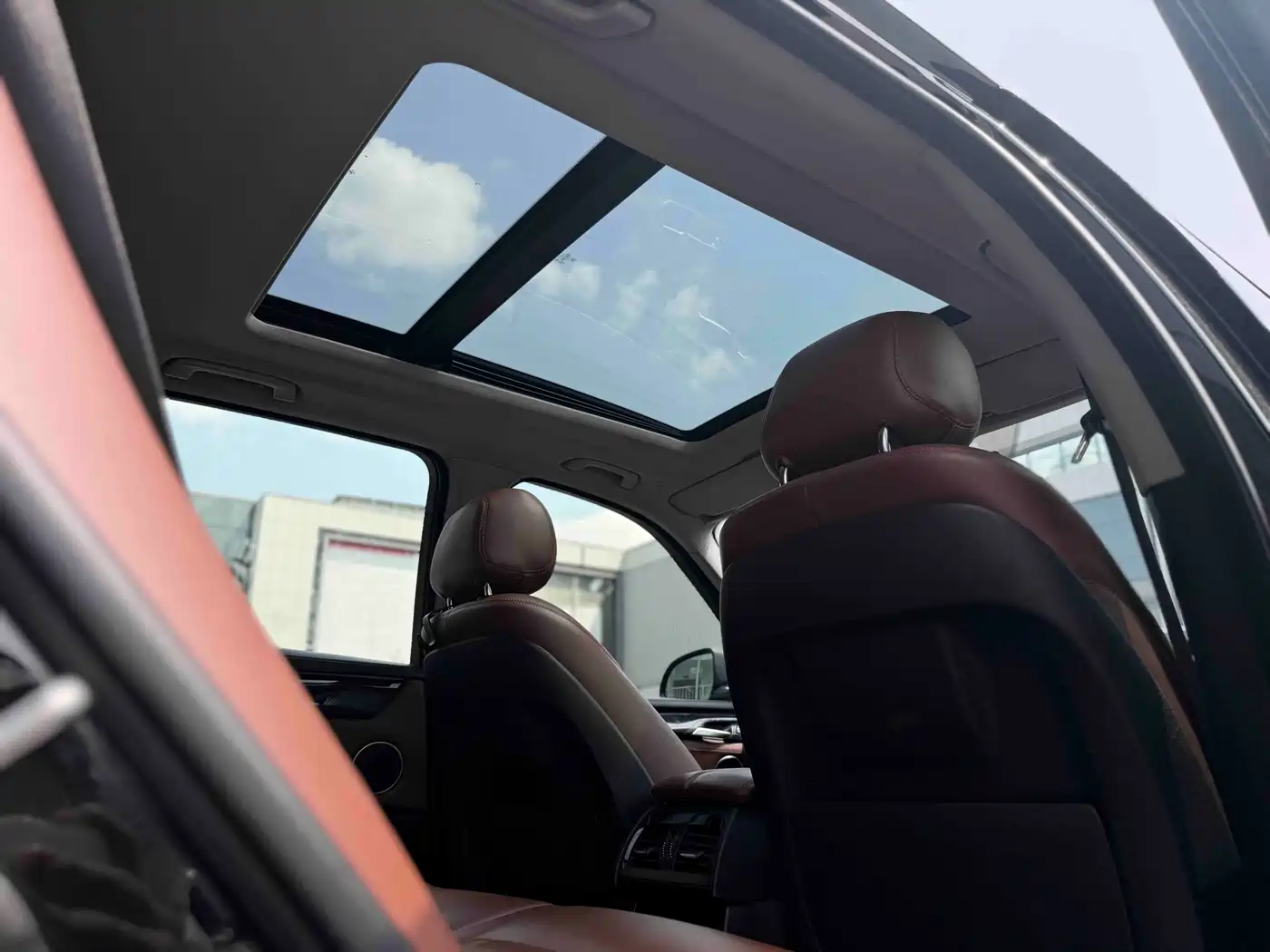 BMW X5 (Import) 2018 xDrive35i Elegant Model фото 13