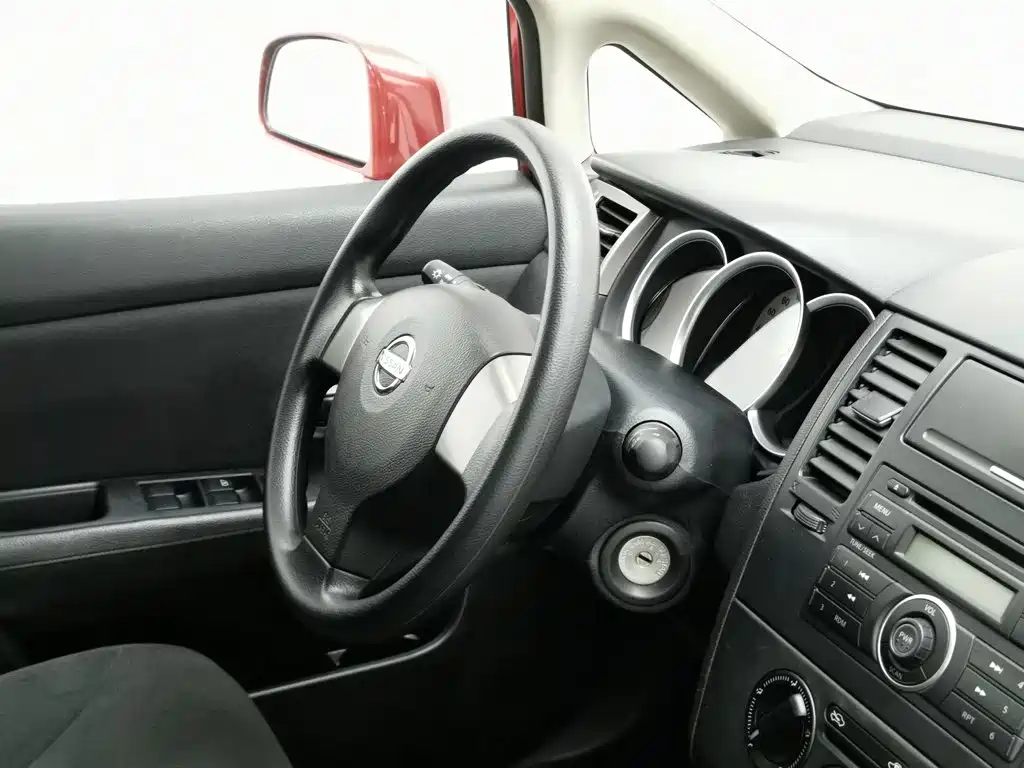 Nissan Tiida 2008 2008 1.6L Manual Fashion