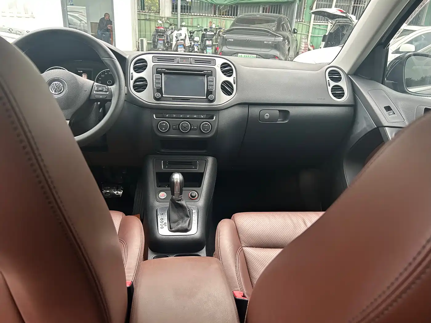 Volkswagen Tiguan 2015 1.8TSI Automatic 2WD Highline фото 11