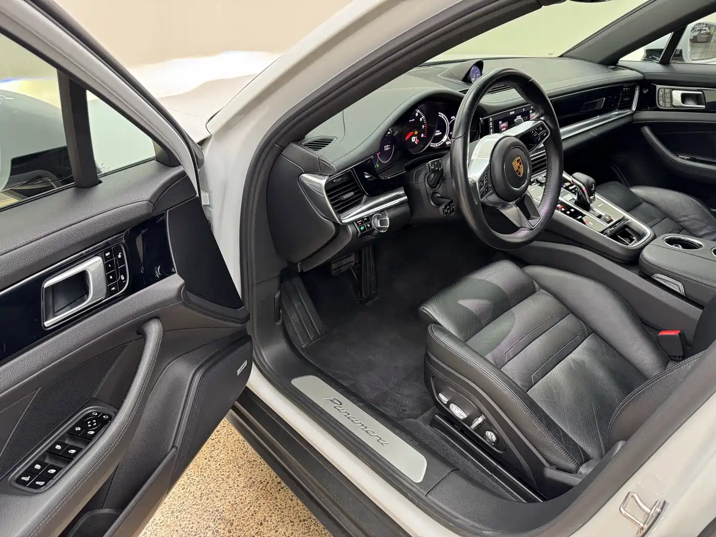 Porsche Panamera 2017 Panamera 3.0T фото 16