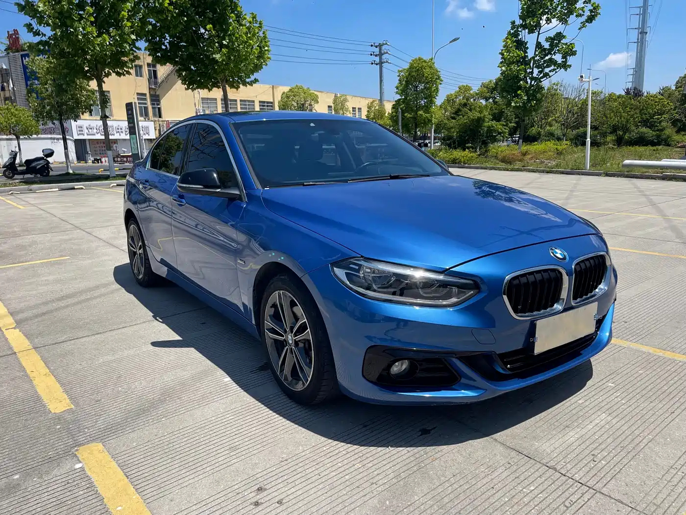 BMW 1 Series 2018 118i Sport Edition фото 2
