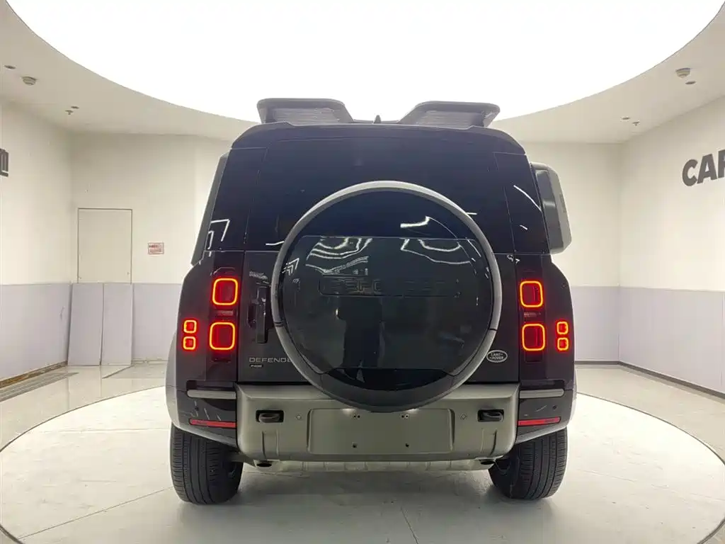 Land Rover Defender 2023 Facelift 110 3.0T P400 X-DYNAMIC HSE фото 7