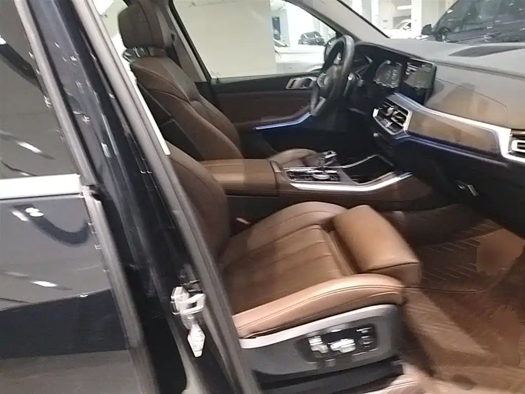 BMW X5 (Import) 2019 xDrive40i Exclusive M Sport Package фото 25