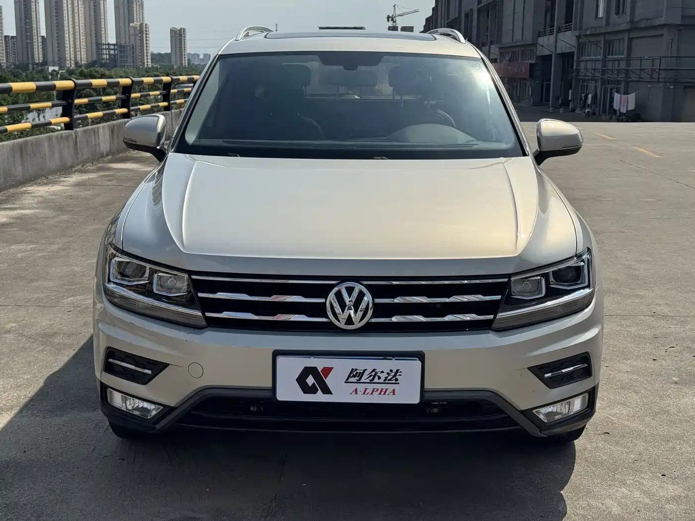 Volkswagen Tiguan L 2019 330TSI Automatic 2WD Panorama Comfort Edition China VI фото 2