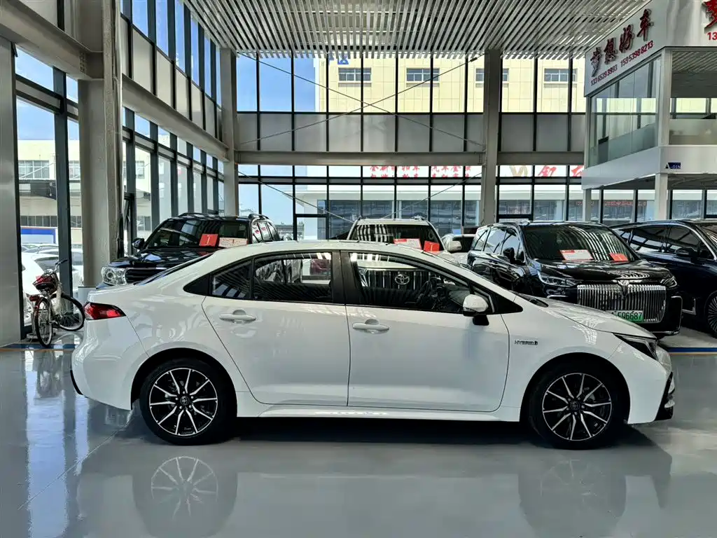 Toyota Levin 2023 Smart Hybrid 1.8L Sport Edition фото 3