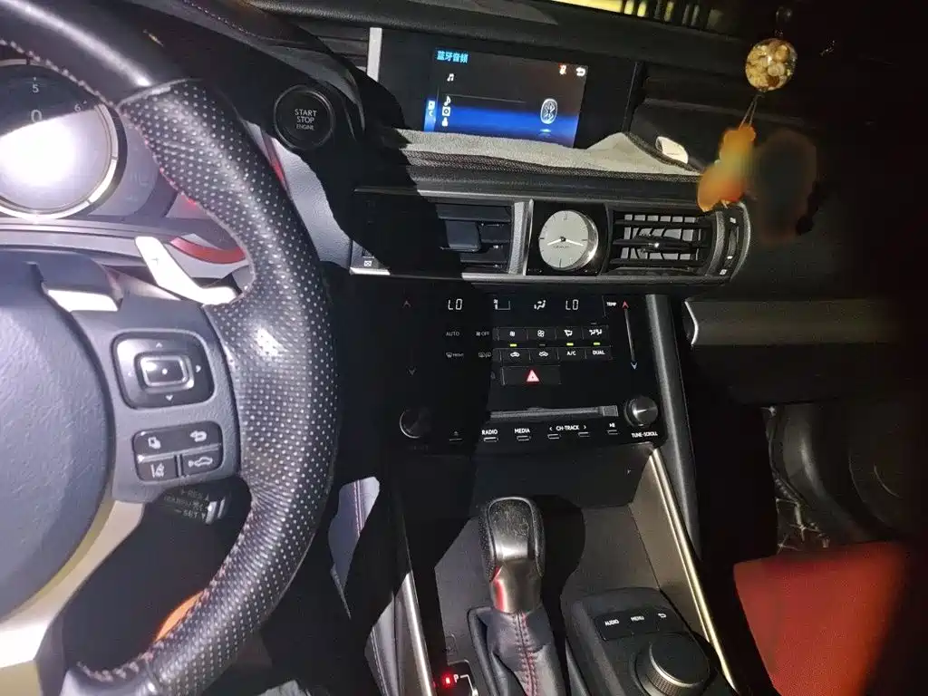 Lexus IS 2018 2017 300 F SPORT