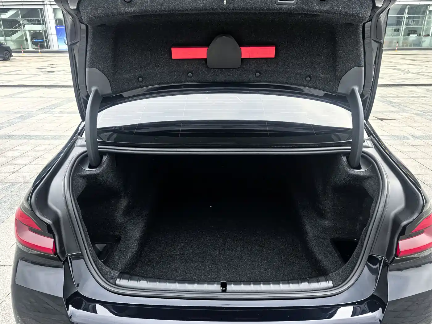 BMW 5 Series 2022 Facelift 530Li Leading M Sport Package фото 14
