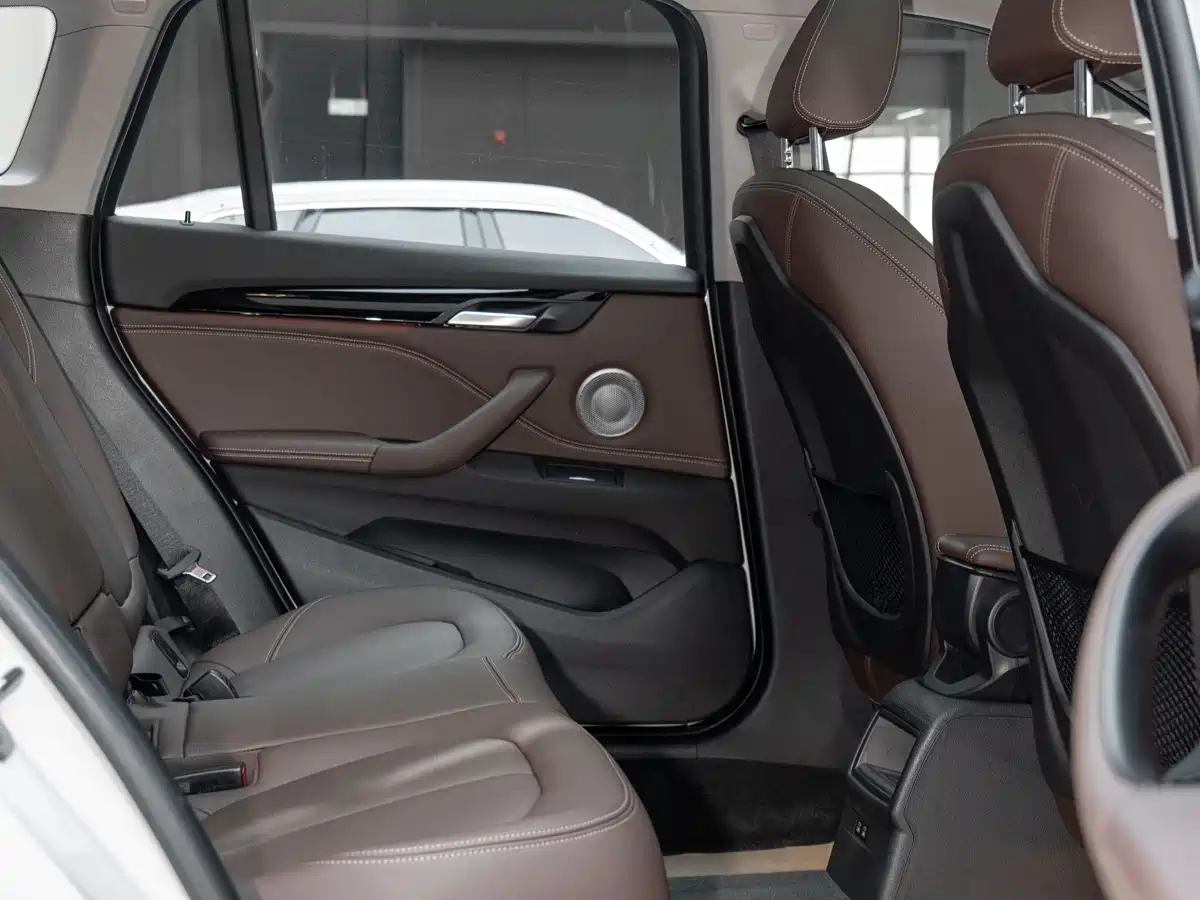 BMW X1 2022 sDrive20Li Fashion фото 15