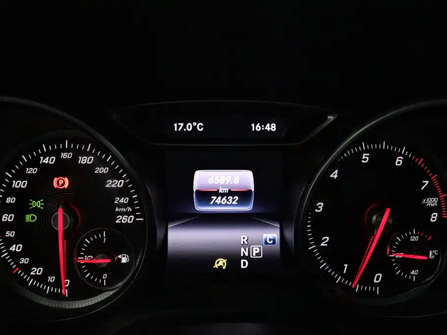 Mercedes-Benz GLA 2018 GLA 220 4MATIC Sport фото 16