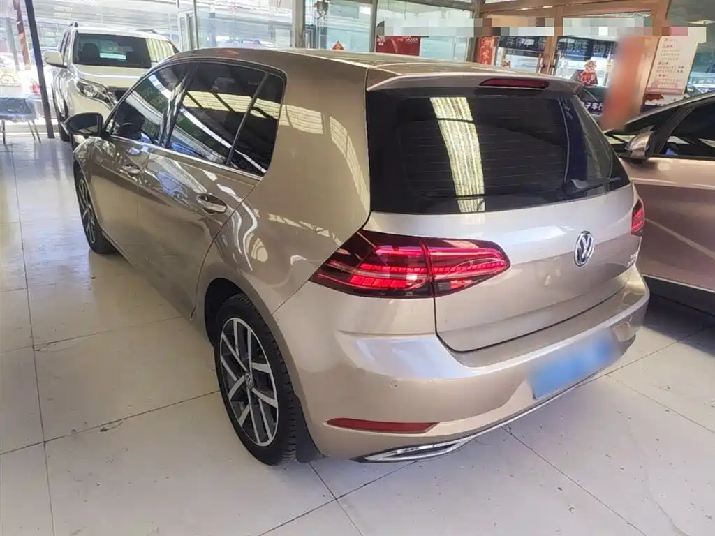 Volkswagen Golf 2018 230TSI Automatic Luxury фото 5