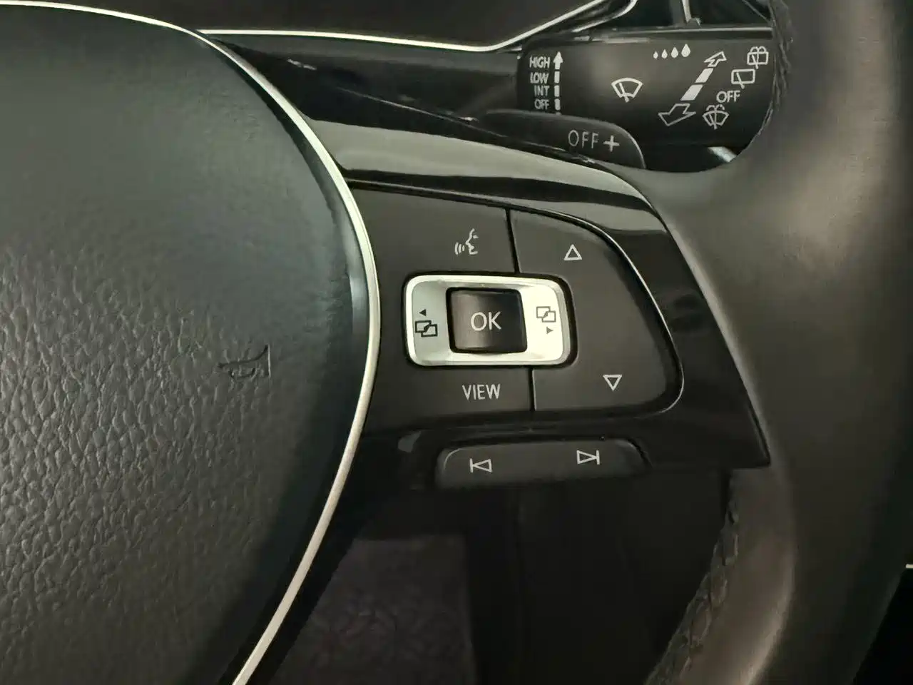 Volkswagen T-ROC 2022 280TSI DSG 2WD Comfort PLUS фото 11
