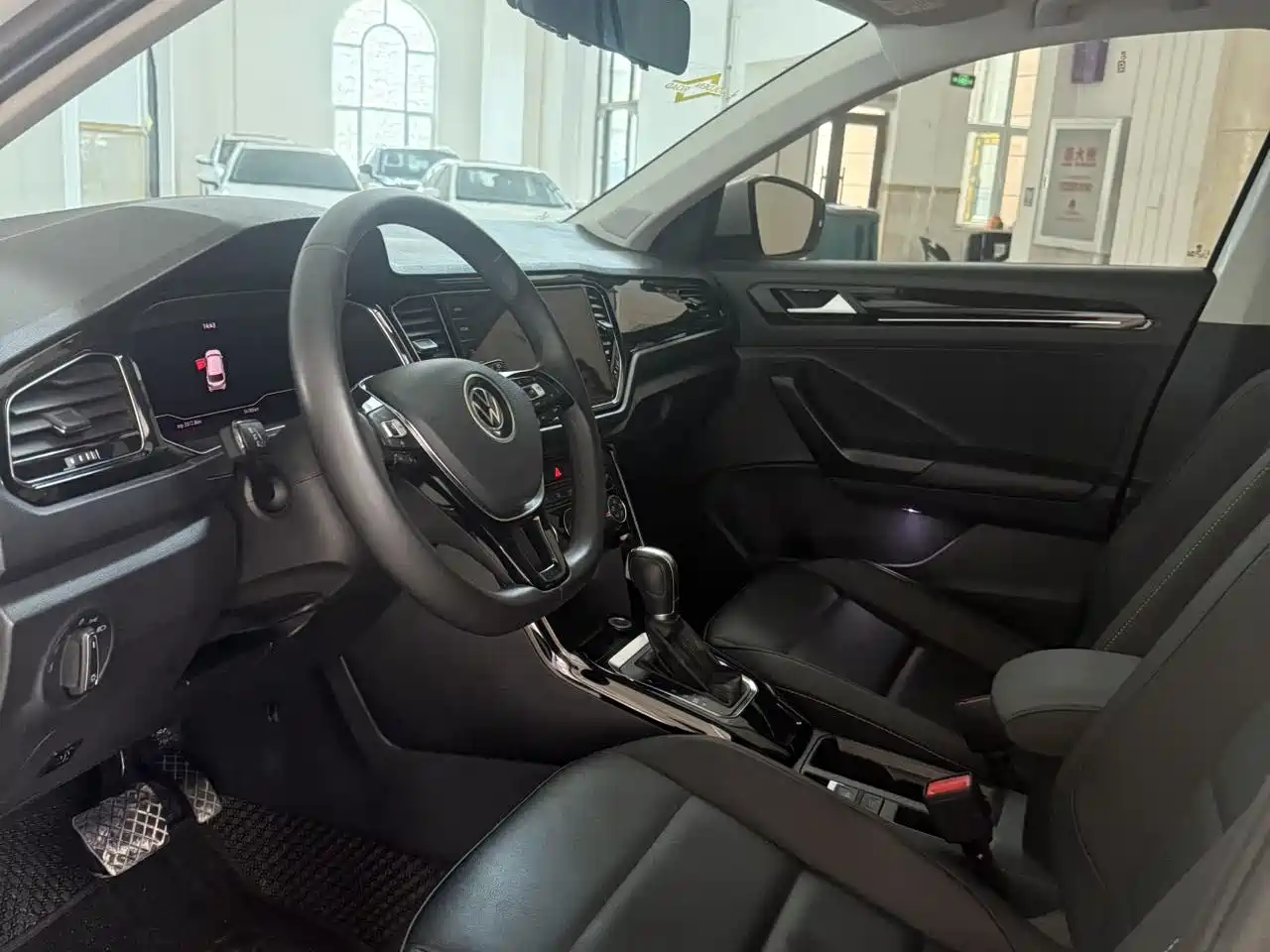 Volkswagen T-ROC 2022 280TSI DSG 2WD Comfort PLUS фото 7