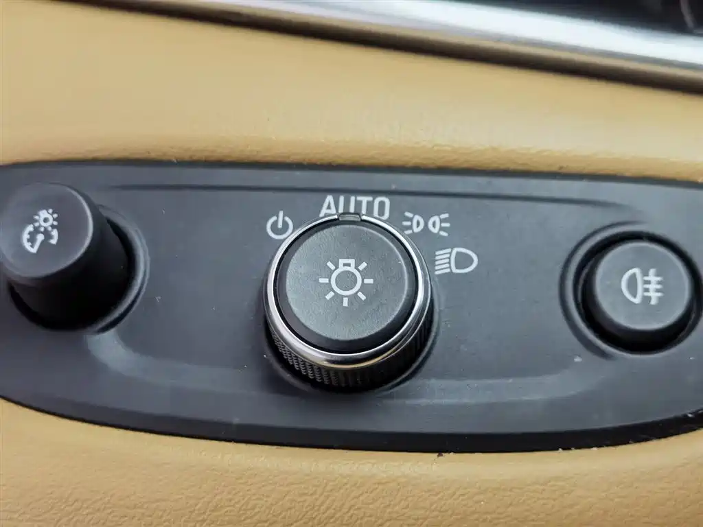 Buick LaCrosse 2016 Model 28T Luxury фото 21